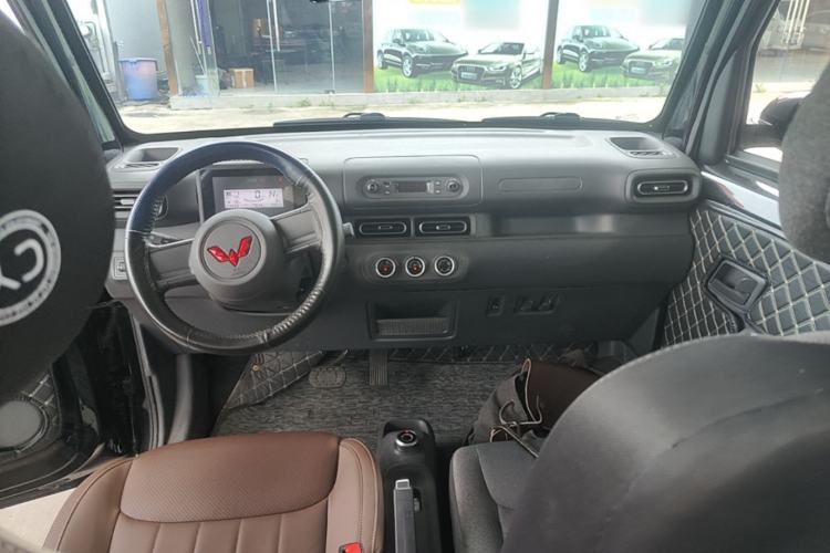 Used Wuling Zhiguang New Energy 2025 Comfort Model Center Console