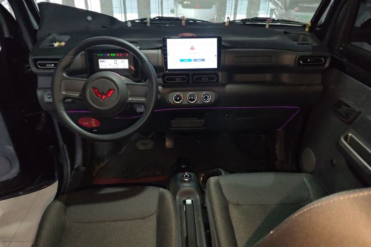 Used Wuling Zhiguang New Energy 2025 Comfort Model Center Console