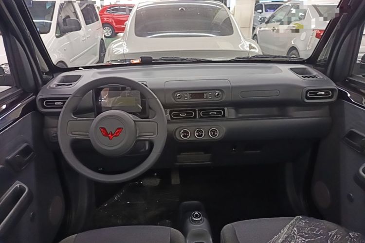 Used Wuling Zhiguang New Energy 2025 Standard Model Center Console