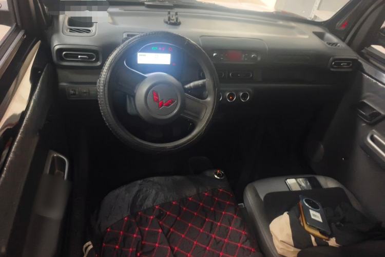 Used Wuling Zhiguang New Energy 2025 Standard Model Center Console