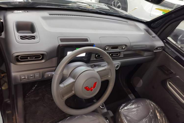 Used Wuling Zhiguang New Energy 2025 Standard Model Center Console