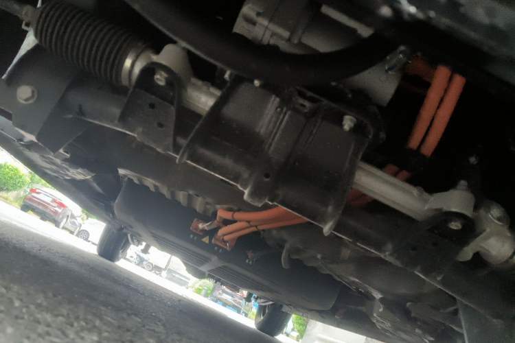 Used Wuling Zhiguang New Energy 2025 Model 305km Ambitious Edition Chassis Front