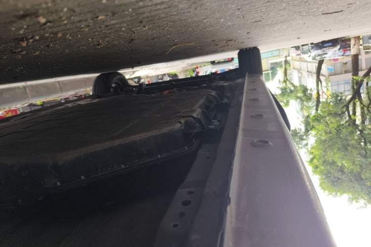 Used Wuling Zhiguang New Energy 2025 Standard Model Chassis Rear Left