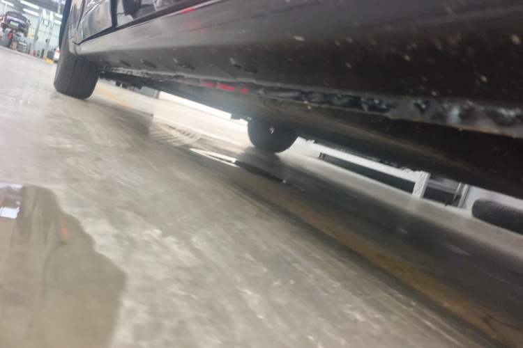 Used Wuling Zhiguang New Energy 2025 Standard Model Chassis Rear Left