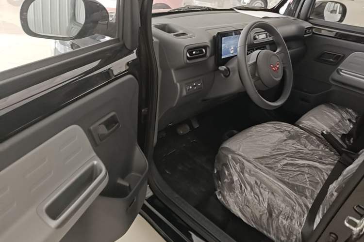 Used Wuling Zhiguang New Energy 2025 Model 305km Ambitious Edition Driver Seat