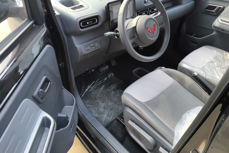 Used Wuling Zhiguang New Energy 2025 Model 305km Ambitious Edition Driver Seat