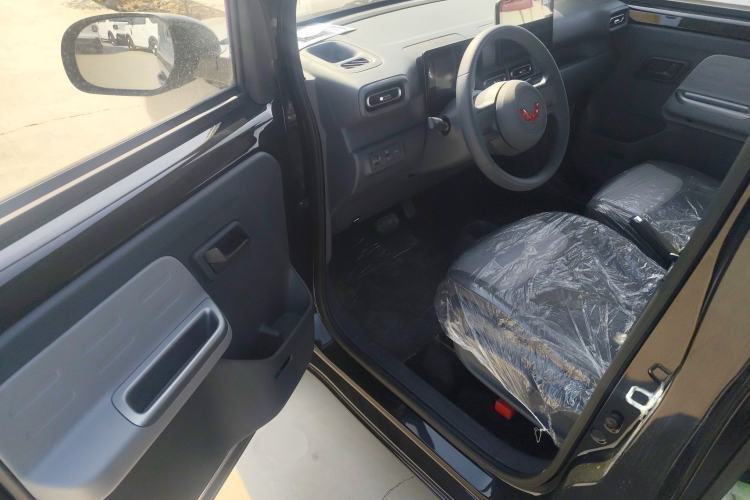 Used Wuling Zhiguang New Energy 2025 Model 305km Ambitious Edition Driver Seat