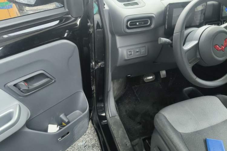 Used Wuling Zhiguang New Energy 2025 Model 305km Ambitious Edition Driver Seat