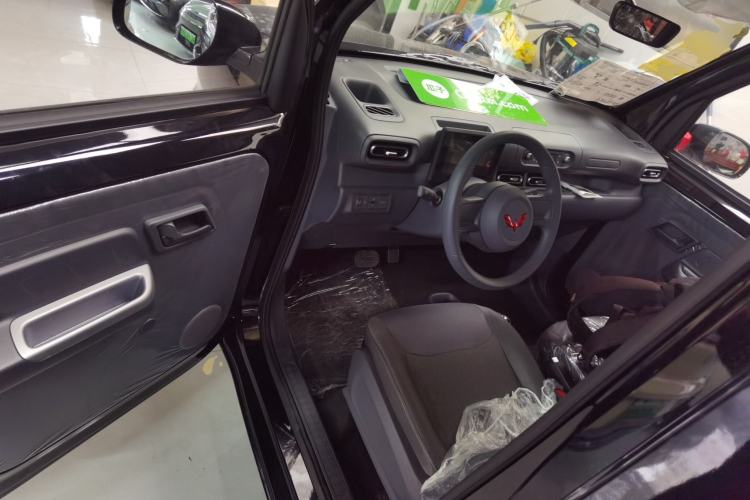 Used Wuling Zhiguang New Energy 2025 Standard Model Driver Seat