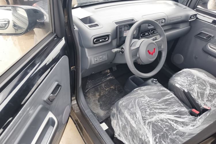 Used Wuling Zhiguang New Energy 2025 Standard Model Driver Seat