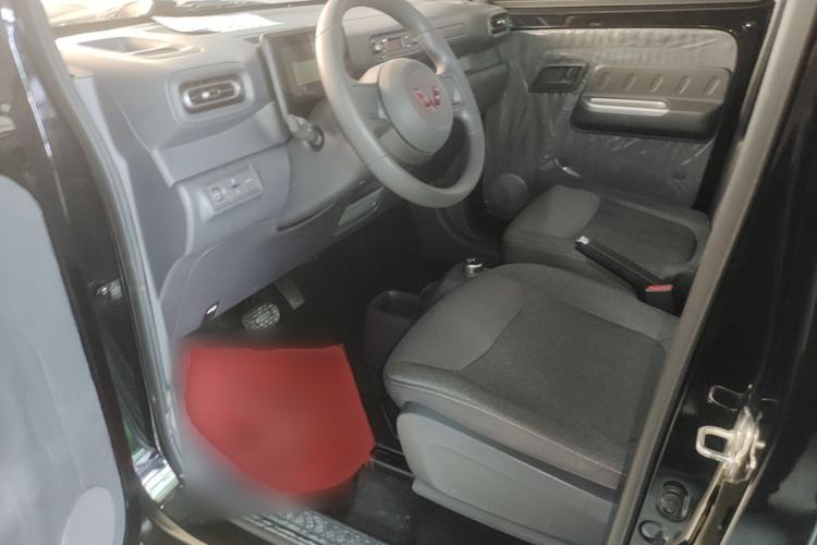 Used Wuling Zhiguang New Energy 2025 Standard Model Driver Seat