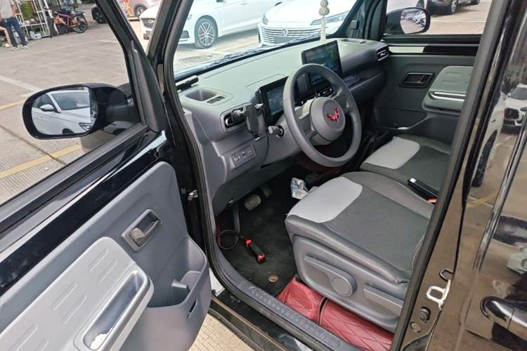 Used Wuling Zhiguang New Energy 2025 Model 305km Ambitious Edition Driver Seat