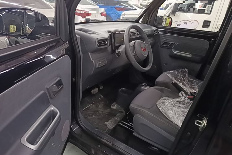 Used Wuling Zhiguang New Energy 2025 Standard Model Driver Seat