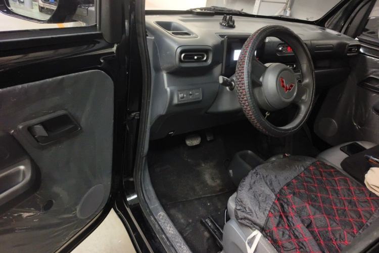 Used Wuling Zhiguang New Energy 2025 Standard Model Driver Seat