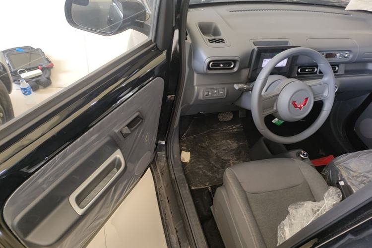Used Wuling Zhiguang New Energy 2025 Standard Model Driver Seat