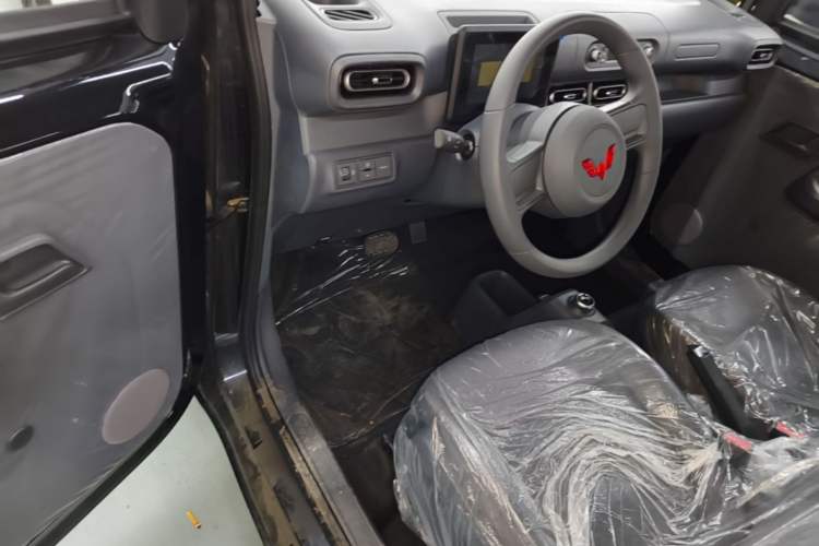 Used Wuling Zhiguang New Energy 2025 Standard Model Driver Seat