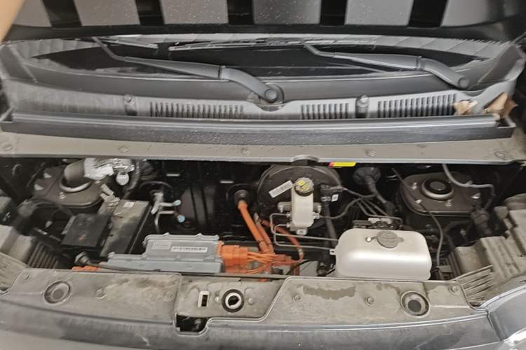 Used Wuling Zhiguang New Energy 2025 Model 305km Ambitious Edition Engine Bay