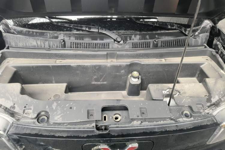 Used Wuling Zhiguang New Energy 2025 Model 305km Ambitious Edition Engine Bay
