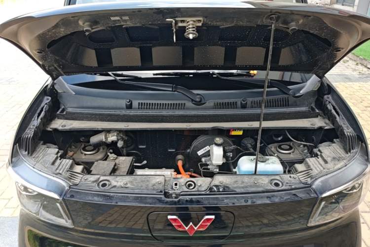 Used Wuling Zhiguang New Energy 2025 Standard Model Engine Bay