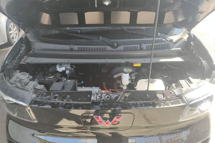 Used Wuling Zhiguang New Energy 2025 Standard Model Engine Bay