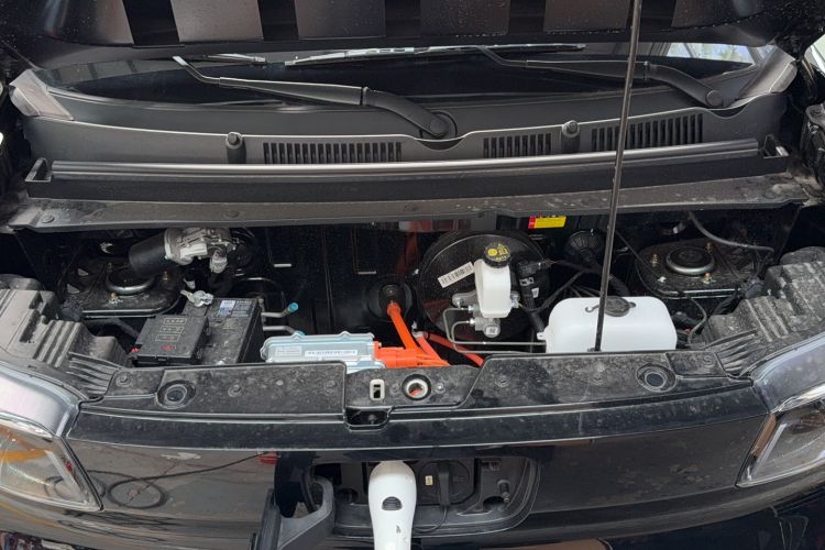 Used Wuling Zhiguang New Energy 2025 Model 305km Ambitious Edition Engine Bay