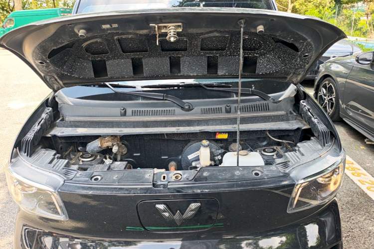 Used Wuling Zhiguang New Energy 2025 Standard Model Engine Bay