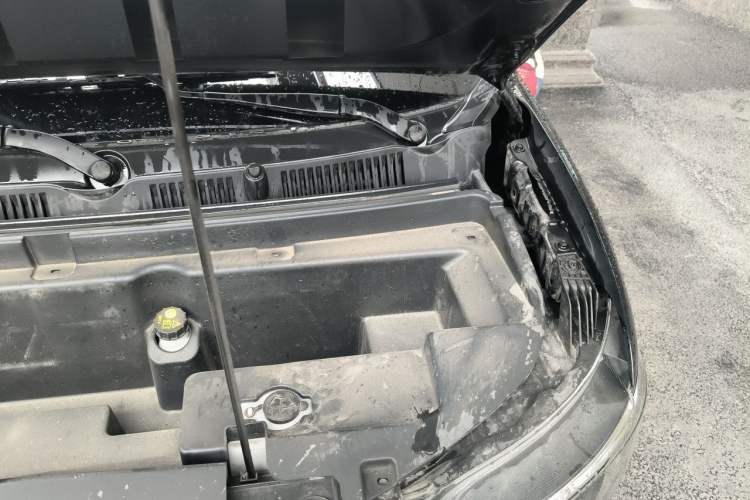 Used Wuling Zhiguang New Energy 2025 Model 305km Ambitious Edition Engine Bay Left