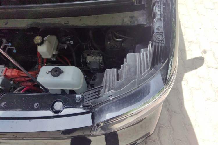 Used Wuling Zhiguang New Energy 2025 Model 305km Ambitious Edition Engine Bay Left