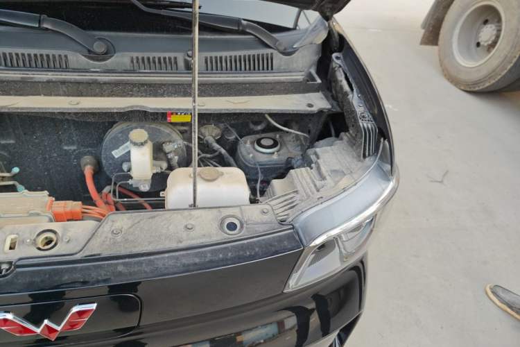 Used Wuling Zhiguang New Energy 2025 Model 305km Ambitious Edition Engine Bay Left