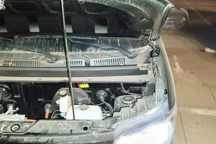 Used Wuling Zhiguang New Energy 2025 Model 305km Ambitious Edition Engine Bay Left