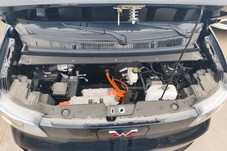 Used Wuling Zhiguang New Energy 2025 Standard Model Engine Bay