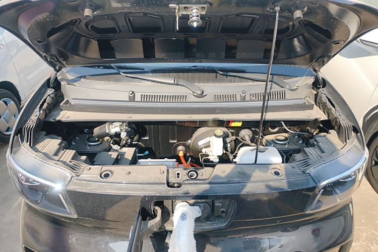 Used Wuling Zhiguang New Energy 2025 Standard Model Engine Bay