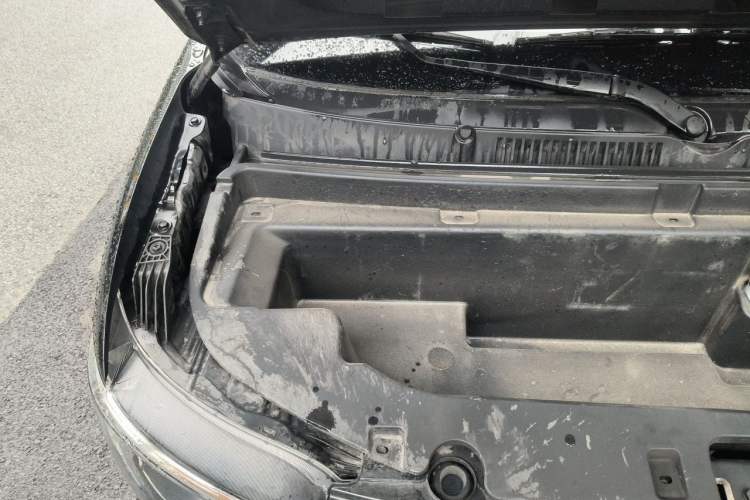 Used Wuling Zhiguang New Energy 2025 Model 305km Ambitious Edition Engine Bay Right