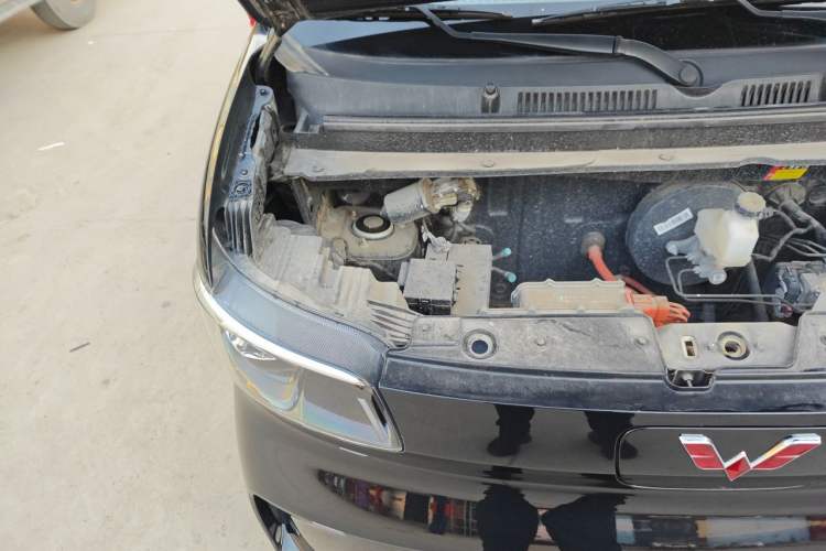 Used Wuling Zhiguang New Energy 2025 Model 305km Ambitious Edition Engine Bay Right