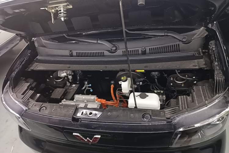 Used Wuling Zhiguang New Energy 2025 Standard Model Engine Bay