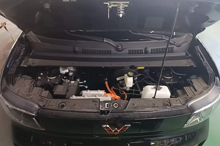 Used Wuling Zhiguang New Energy 2025 Standard Model Engine Bay