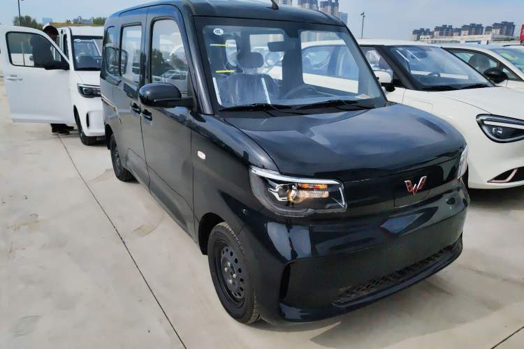 Used Wuling Zhiguang New Energy 2025 Standard Model Exterior 1