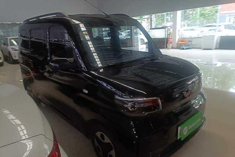 Used Wuling Zhiguang New Energy 2025 Comfort Model Exterior 1