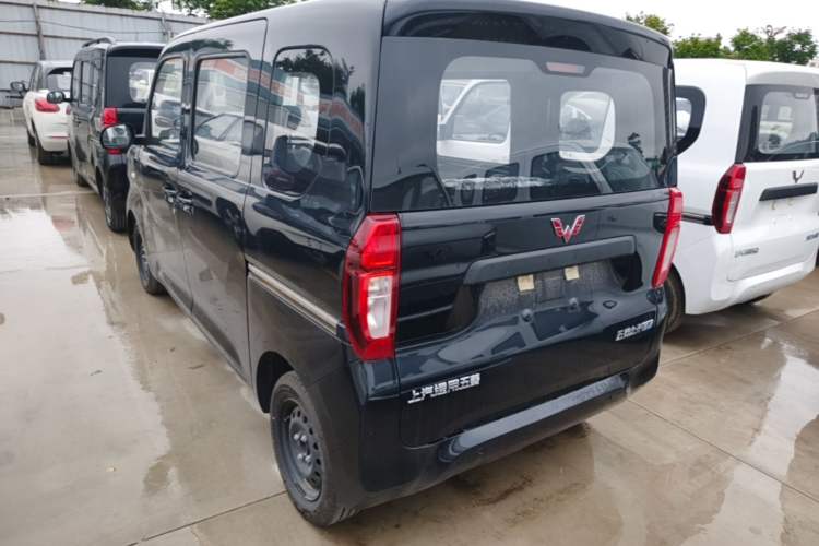 Used Wuling Zhiguang New Energy 2025 Standard Model Exterior 2