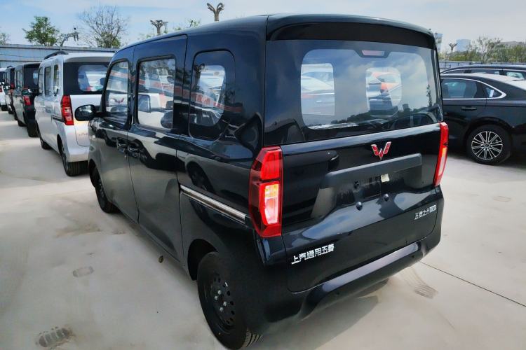 Used Wuling Zhiguang New Energy 2025 Standard Model Exterior 2