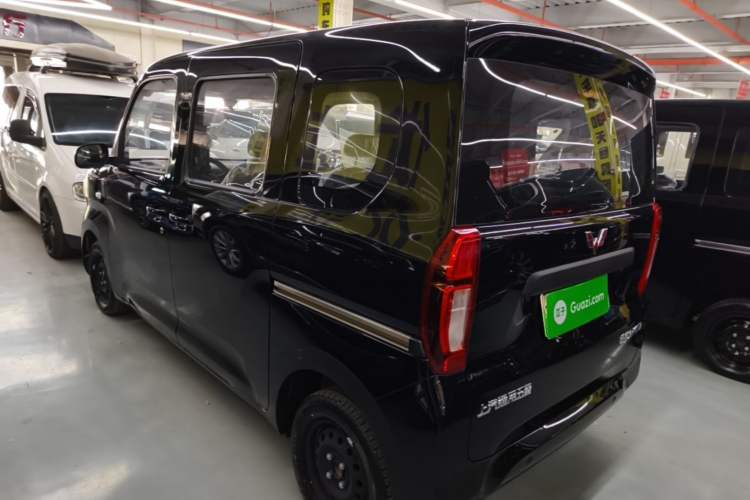 Used Wuling Zhiguang New Energy 2025 Standard Model Exterior 2