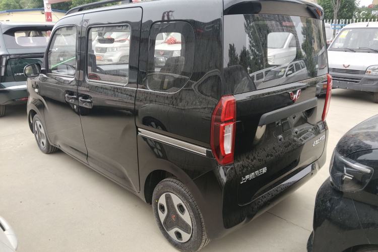 Used Wuling Zhiguang New Energy 2025 Comfort Model Exterior 3
