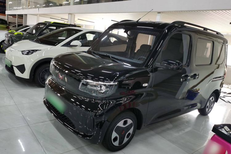 Used Wuling Zhiguang New Energy 2025 Comfort Model Exterior 3