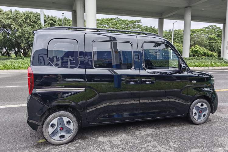 Used Wuling Zhiguang New Energy 2025 Comfort Model Exterior 3