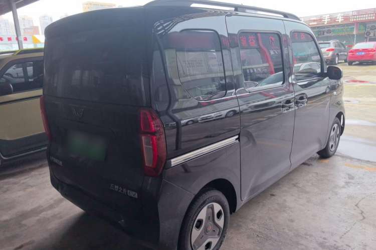 Used Wuling Zhiguang New Energy 2025 Comfort Model Exterior 3