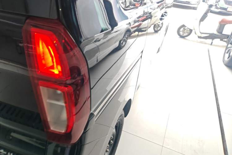 Used Wuling Zhiguang New Energy 2025 Standard Model Exterior 3