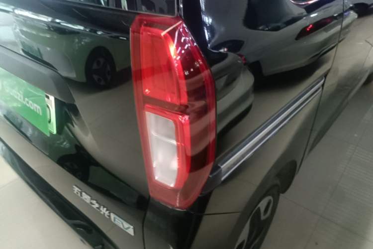 Used Wuling Zhiguang New Energy 2025 Comfort Model Exterior 3