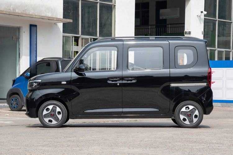 Used Wuling Zhiguang New Energy 2025 Comfort Model Exterior 4