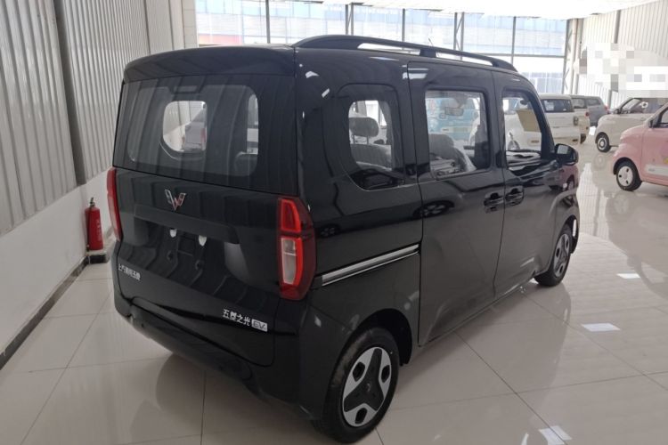 Used Wuling Zhiguang New Energy 2025 Model 305km Ambitious Edition Exterior 4
