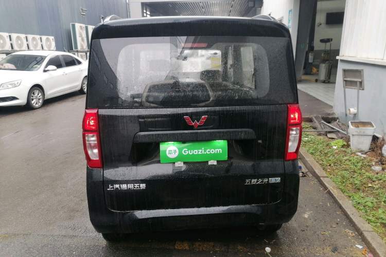 Used Wuling Zhiguang New Energy 2025 Model 305km Ambitious Edition Exterior 4